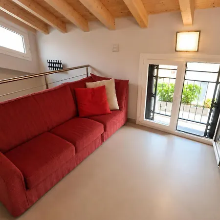 Mansarda Boutique Apartment *